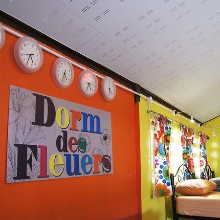Dorm Des Fleurs Hostel Khao Lak Eksteriør billede