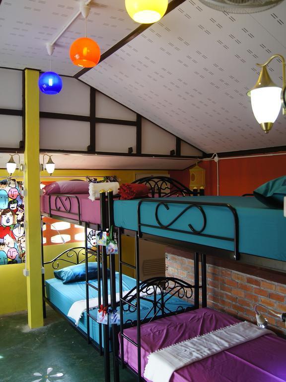 Dorm Des Fleurs Hostel Khao Lak Eksteriør billede