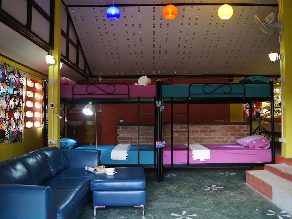 Dorm Des Fleurs Hostel Khao Lak Eksteriør billede