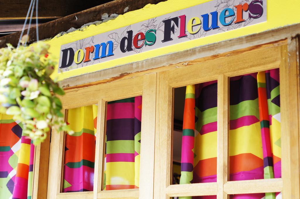 Dorm Des Fleurs Hostel Khao Lak Eksteriør billede